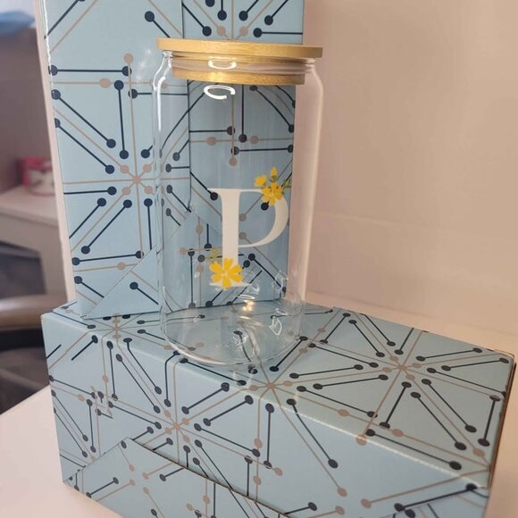 Initial Glass 16 oz Can Cup With Bamboo Lid Monogrammed Gift Letter P - Picture 1 of 4